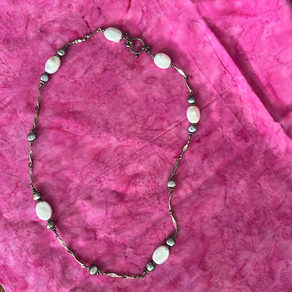 Silver tone and Pearl necklace